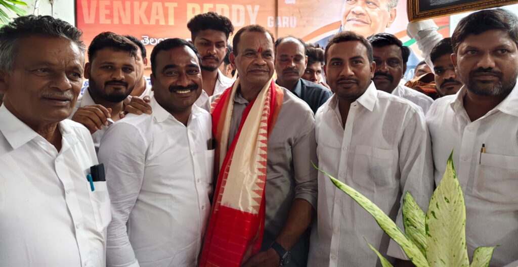 Srinivas Reddy wishes Minister Venkat Reddy a happy birthday